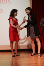 Nada Sardouk Director General of the Ministry of Tourism giving Cherien Dabis athe prize for Best Director Feature Film for Amreeka